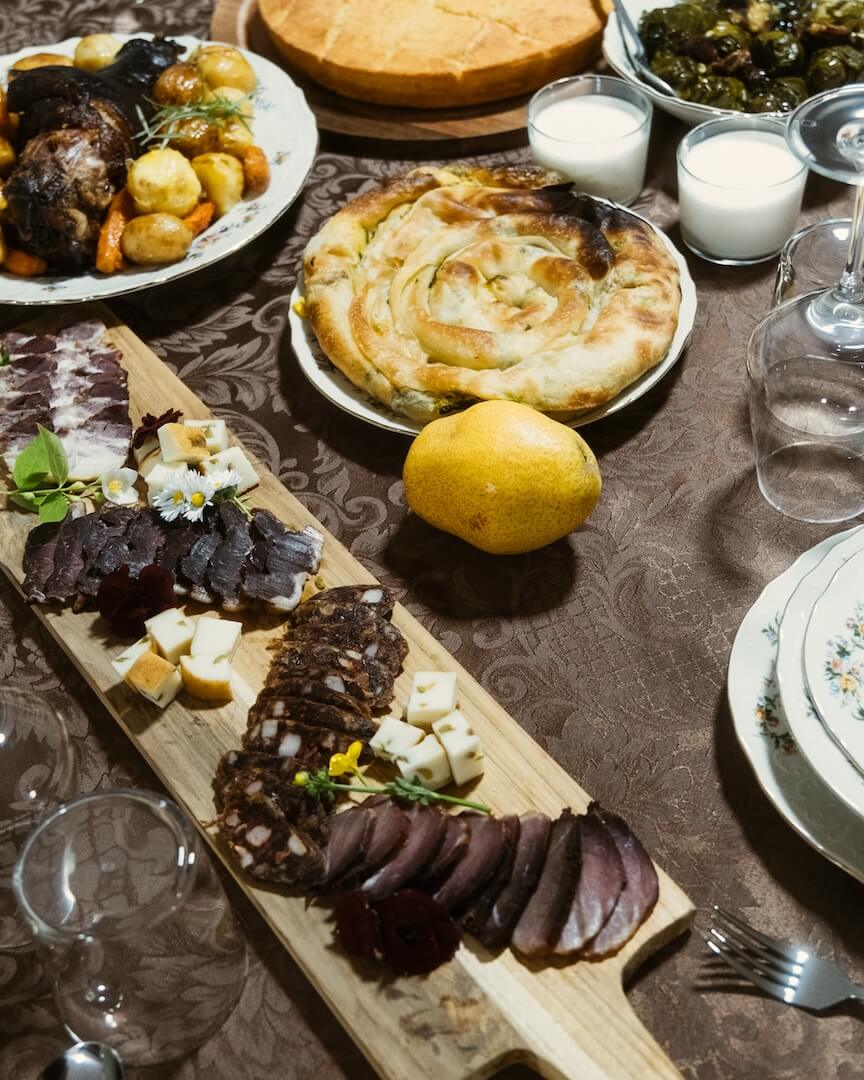 Detalj sa trpeze u Eko zaseoku Brana