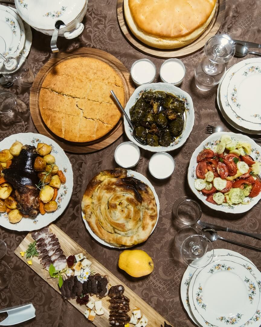 Priprema jela u zemljanim posudama na tradicionalan način